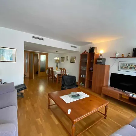 Ancora En Primera Linea De La Playa